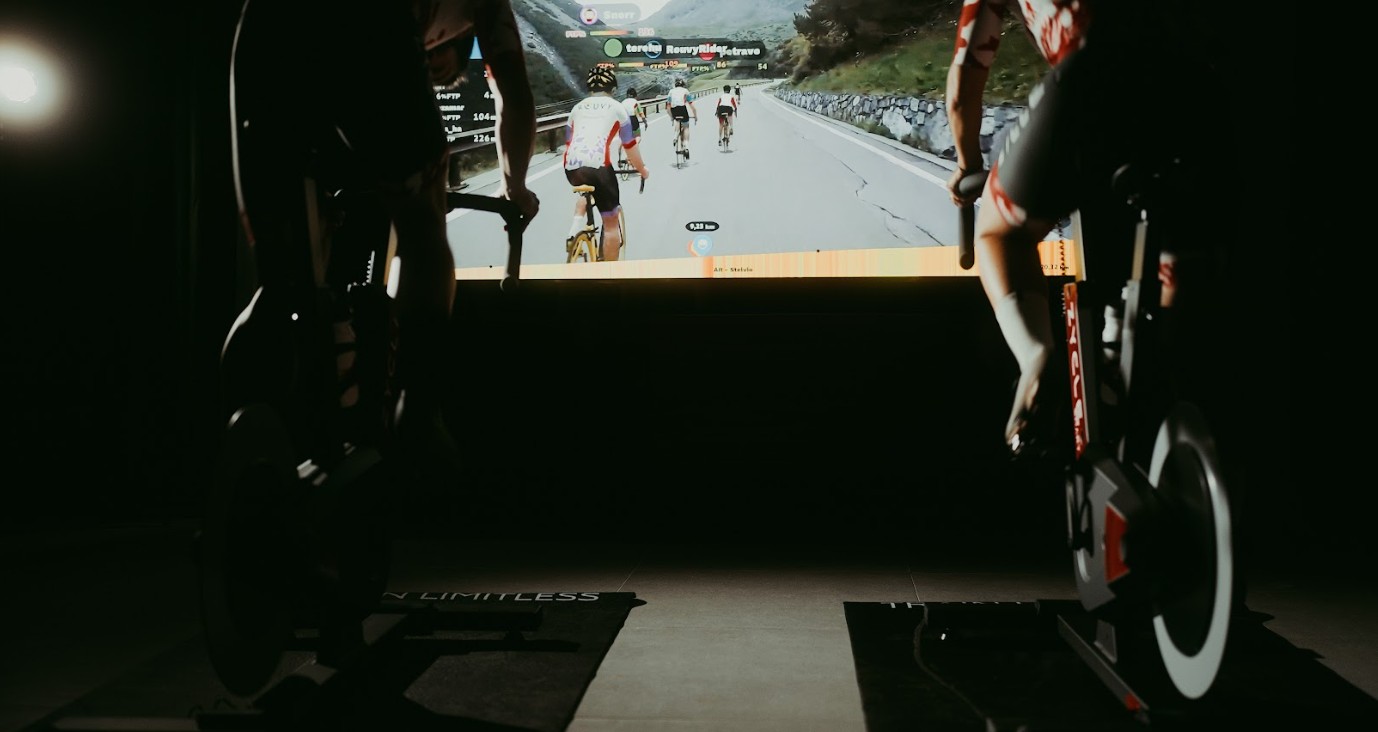 Apps y simuladores de ciclismo indoor para entrenar como en una ruta real
